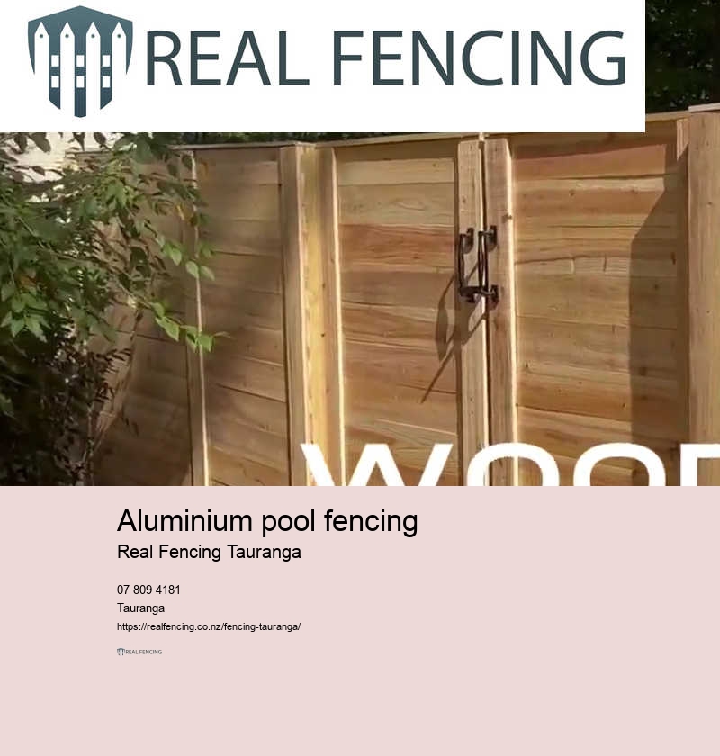 Aluminium pool fencing