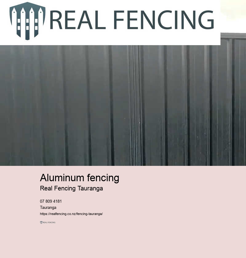 Aluminum metal fencing