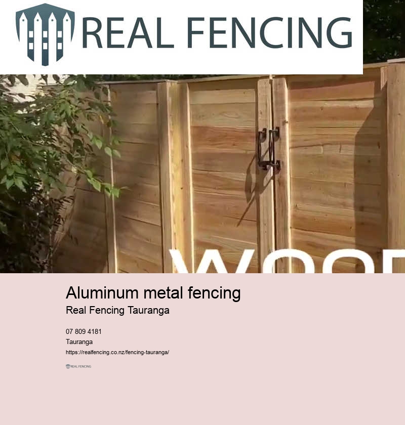 Aluminum metal fencing