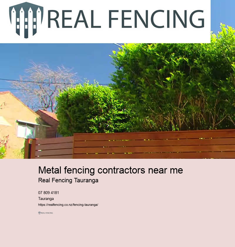 Aluminum metal fencing